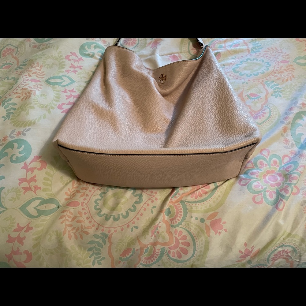 EUC Tory Burch Frida in light Oak